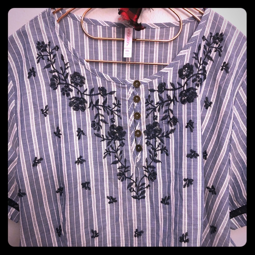 Xhiliration xxl Top NWT